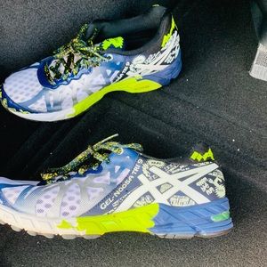 ASICS gel noosa tri 9 like new worn 2 times